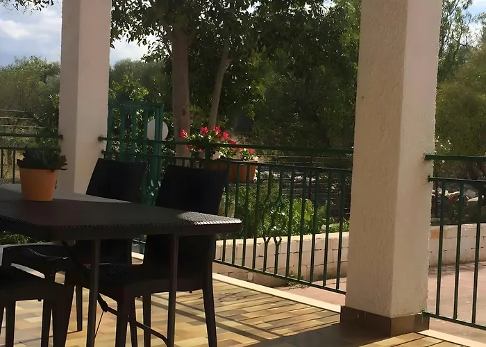 Bianca N F Villa Ostuni